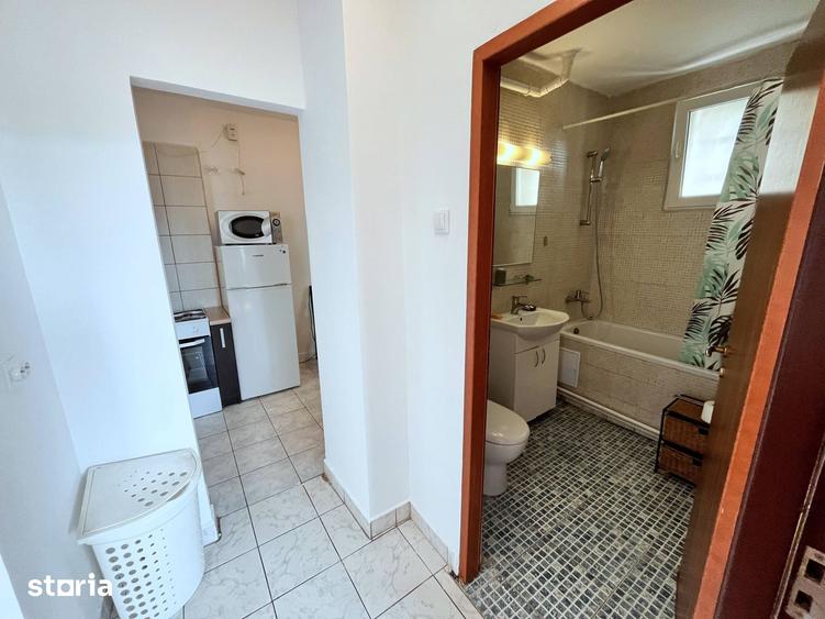 Apartament cu 3 camere decomandat în Gruia
