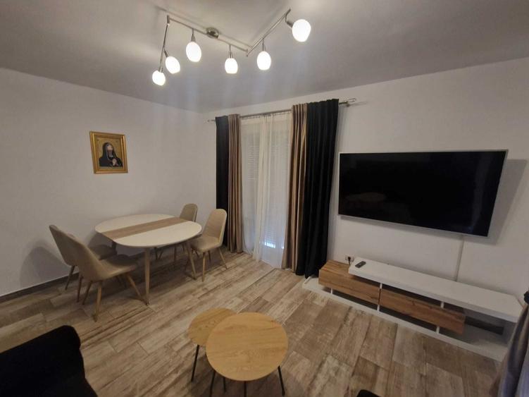 Casă cu 3 camere cu Teren 50 Mp în Moșnița Nouă