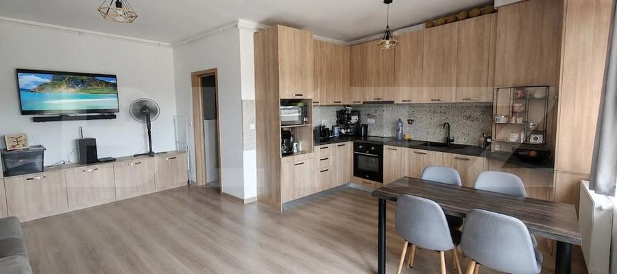 Apartament cu 2 camere semidecomandat în Sud