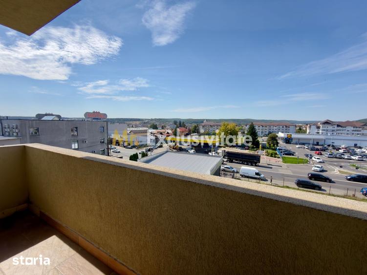 Apartament cu 3 camere decomandat în Bascov