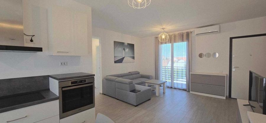 Apartament cu 3 camere nedecomandat în Central