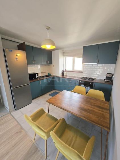 Apartament cu 3 camere decomandat, mobilat în Florești
