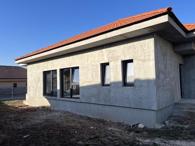 Casă cu 4 camere cu Teren 535 Mp în Central