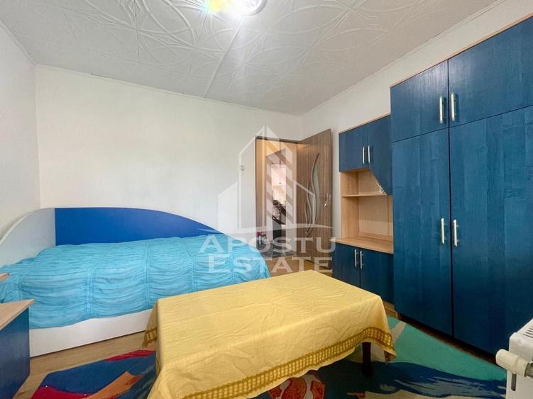 Apartament cu 3 camere decomandat, mobilat în Central