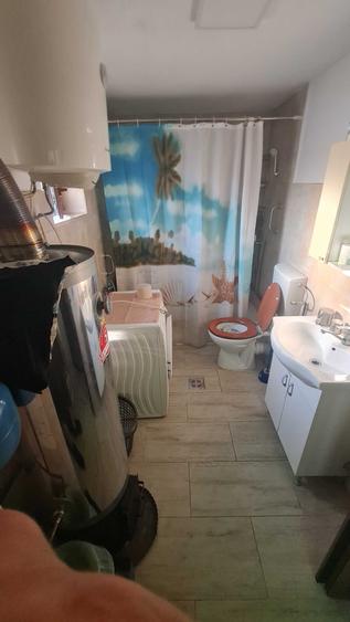 Casă cu 2 camere decomandat cu Canalizare în Barza