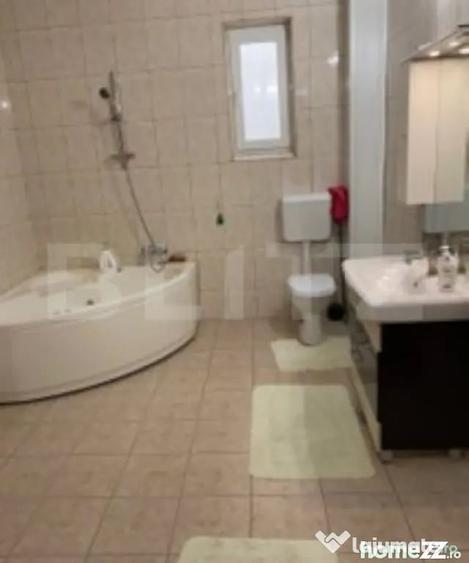 Casă cu 3 camere cu Teren 1445 Mp în Central