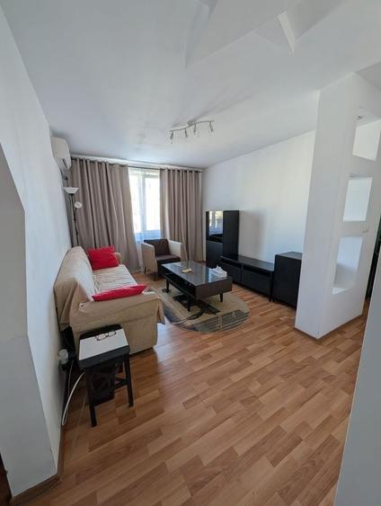 Apartament cu 3 camere decomandat, mobilat în Dristor