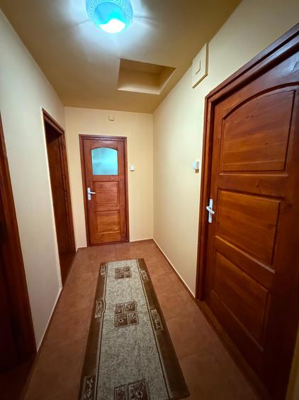 Casă individuală cu 5 camere cu Teren 690 Mp în Podul Vadului