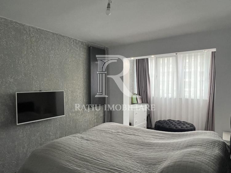 Apartament cu 3 camere nedecomandat, mobilat în Nufărul