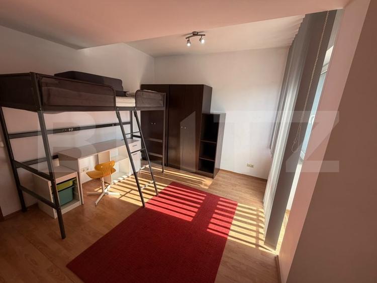 Apartament cu 3 camere semidecomandat, mobilat în Mărăști