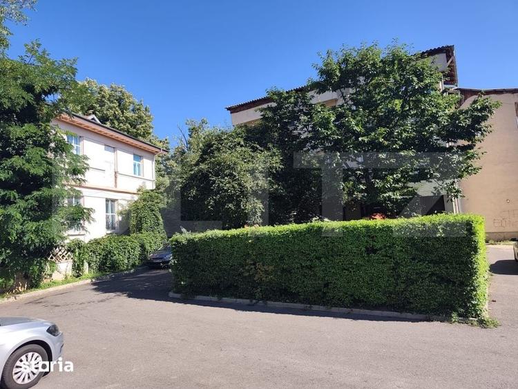 Apartament cu 3 camere în Aleea Trandafirilor
