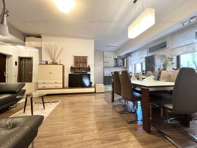 Apartament cu 3 camere decomandat, mobilat în Decebal