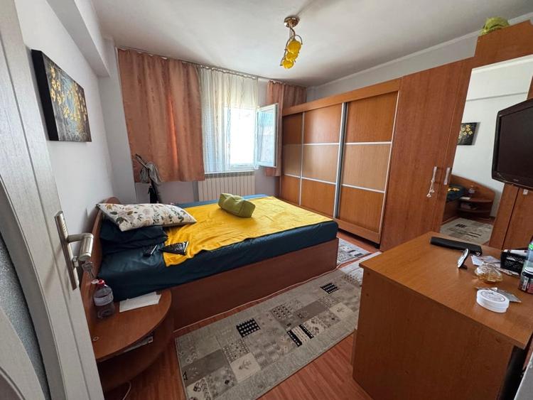 Apartament cu 3 camere decomandat, mobilat în Cugir