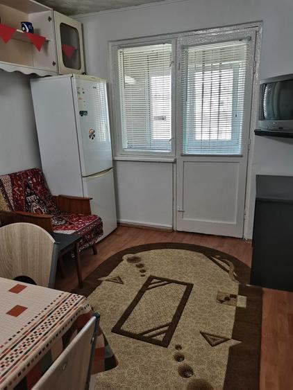 Apartament cu 2 camere decomandat în Exterior Vest
