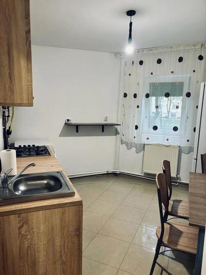 Apartament cu 2 camere decomandat în Lipovei