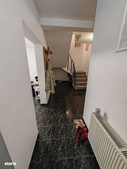 Casă cu 5 camere cu Teren 191 Mp în Central