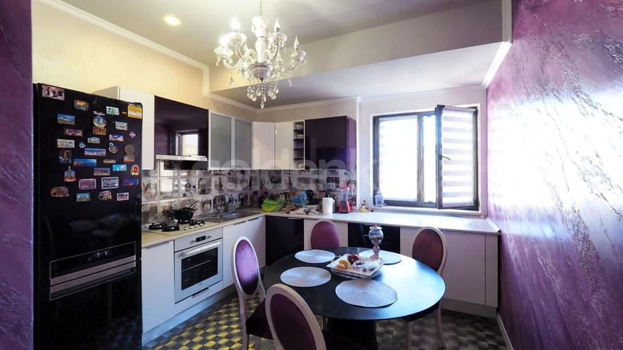 Apartament cu 4 camere semidecomandat, mobilat în Herăstrău