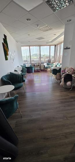 Spațiu comercial, de 250 mp, în Central