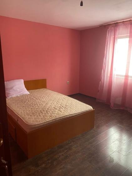 Casă individuală cu 5 camere cu Teren 400 Mp în Ștorobăneasa