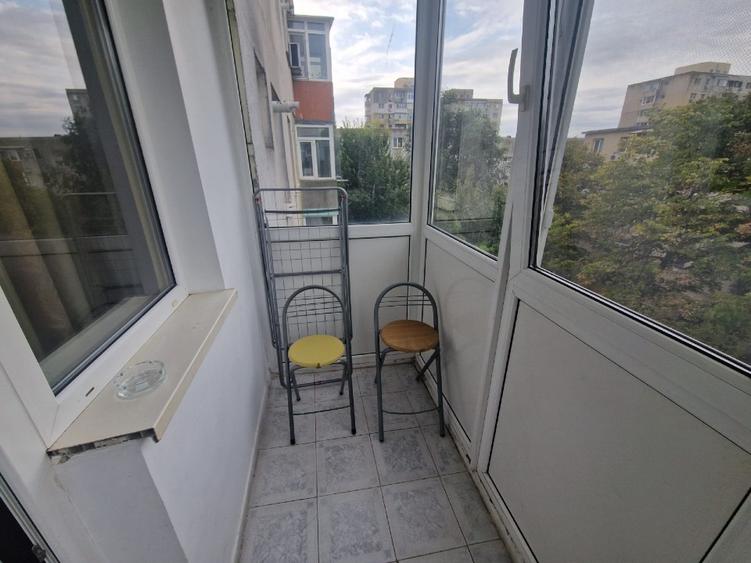 Apartament cu 3 camere semidecomandat în Tomis Nord