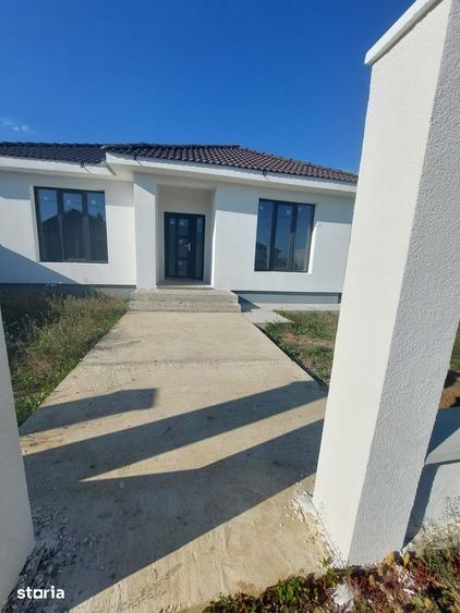 Casă cu 4 camere cu Teren 500 Mp în Central