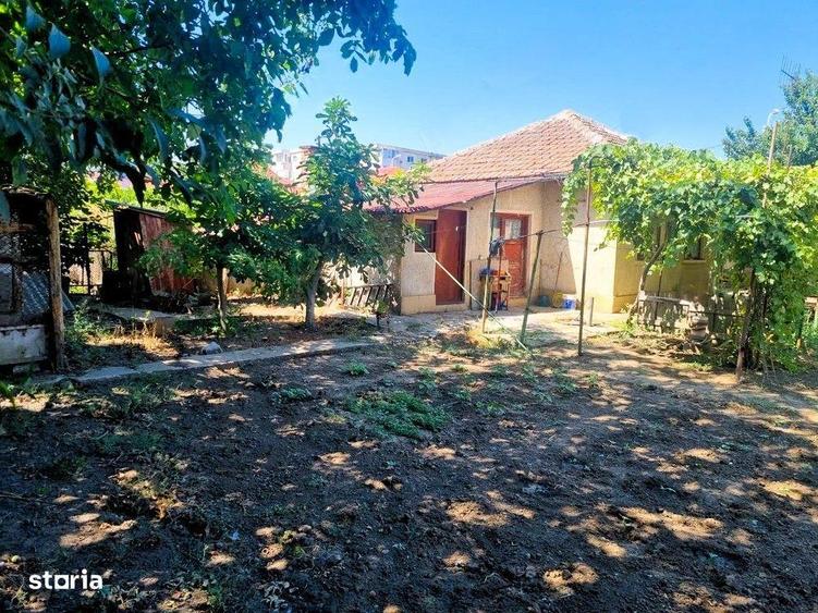 Casă cu 5 camere cu Teren 660 Mp în Km 5