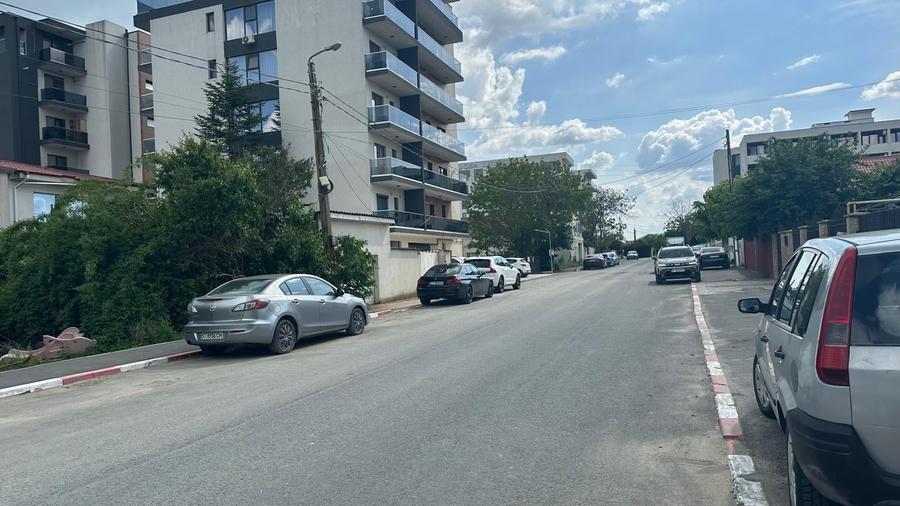 Teren Construcții intravilan de 1000 mp, în Est