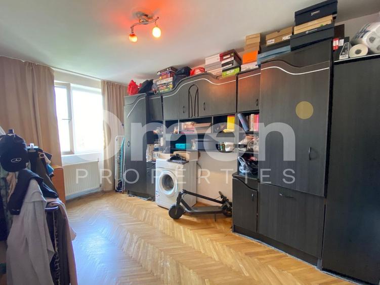 Apartament cu 3 camere semidecomandat, mobilat în Bogdan Vodă