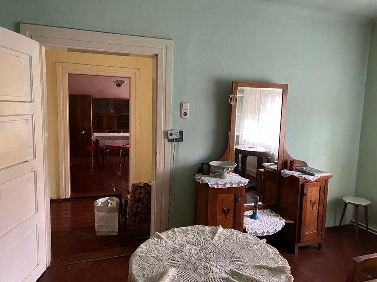 Casă cu 3 camere în Central