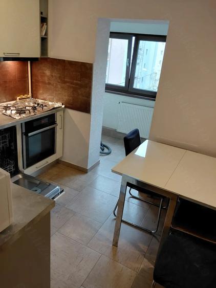 Apartament cu 3 camere decomandat în Dorobanților