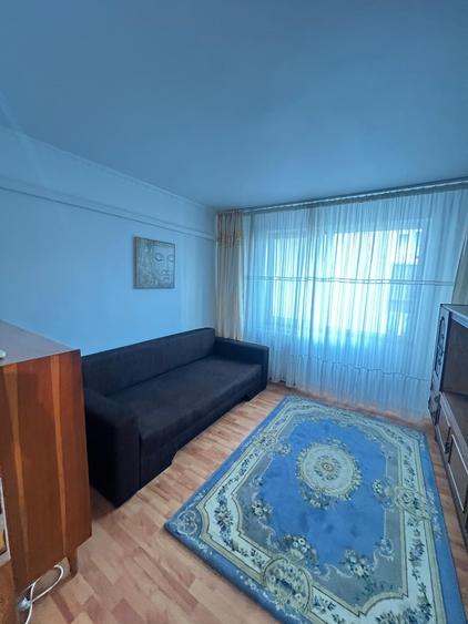 Apartament cu 3 camere decomandat, mobilat în Gorjului