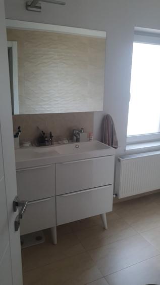Duplex cu 4 camere cu Canalizare în Odăi