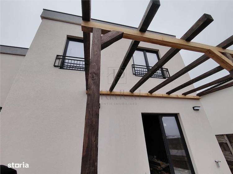 Casă cu 4 camere în Urseni
