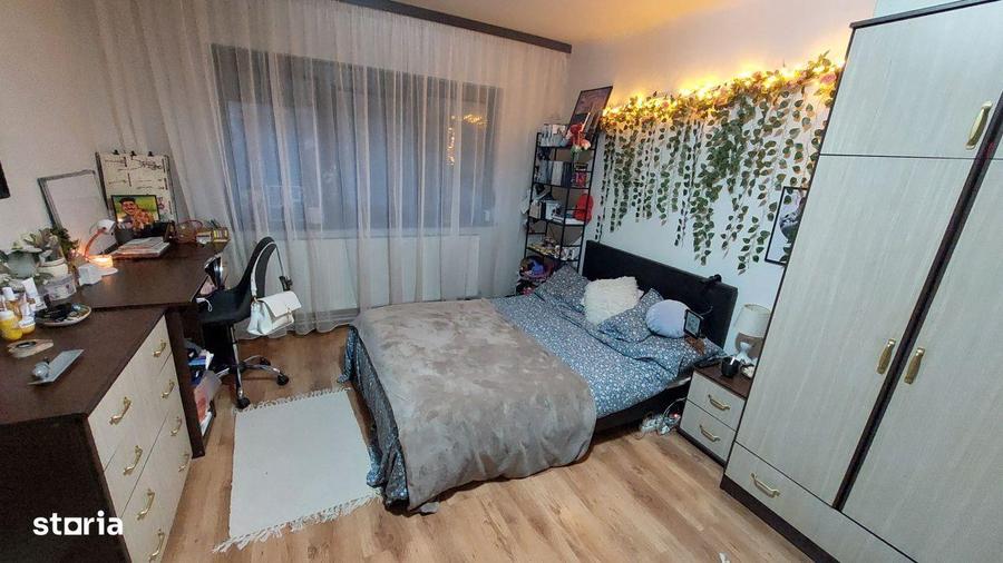 Apartament cu 3 camere decomandat, mobilat în Craiovița Nouă
