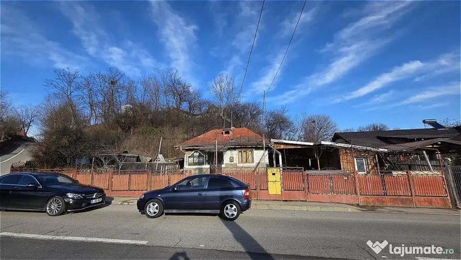 Casă cu 4 camere cu Teren 600 Mp în Central