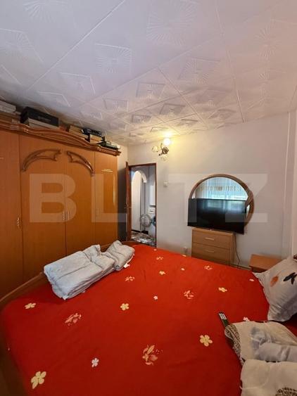 Apartament cu 3 camere semidecomandat, mobilat în Comuna din Paris