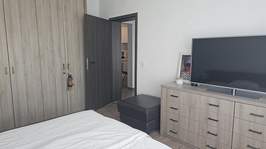 Apartament cu 3 camere semidecomandat, mobilat în Dacia