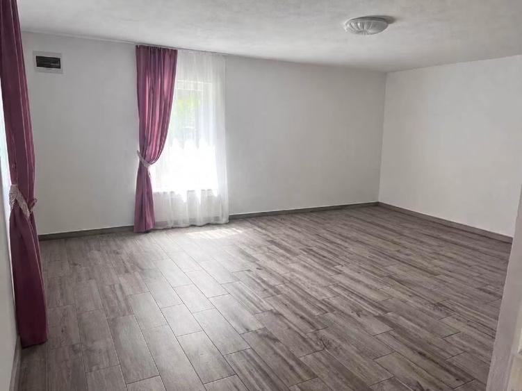Casă individuală cu 3 camere cu Canalizare în Valea Rece