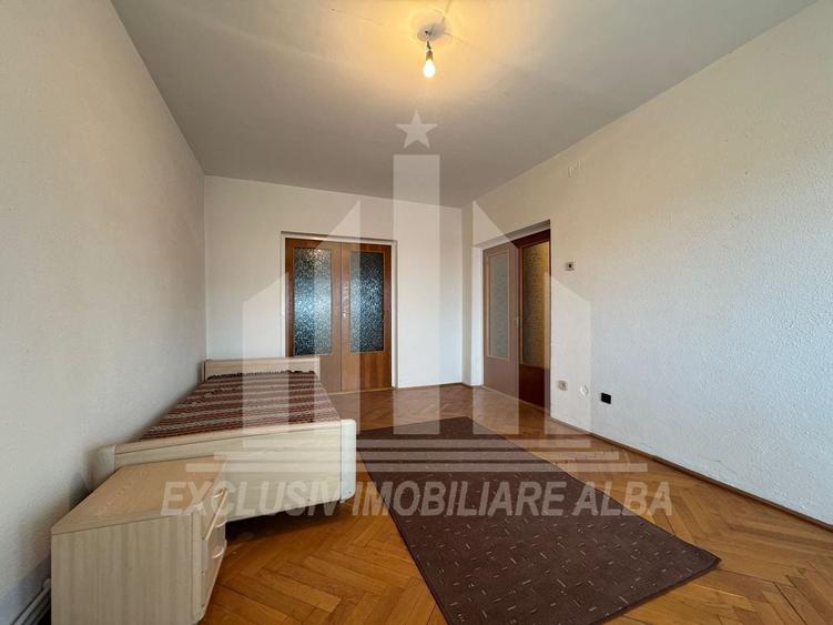 Apartament cu 3 camere decomandat în Caroline Gemina