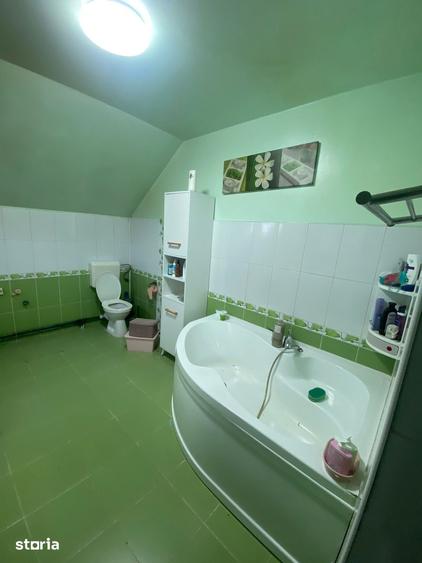 Casă cu 4 camere cu Teren 1600 Mp în Central