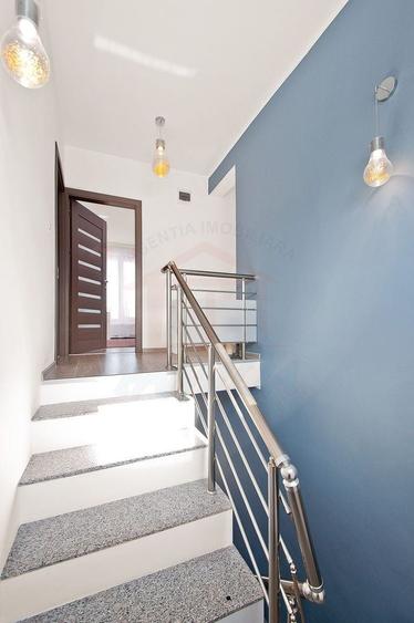 Duplex cu 5 camere cu Canalizare în Nord