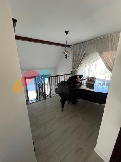 Casă individuală cu 5 camere cu Canalizare în Dezmir