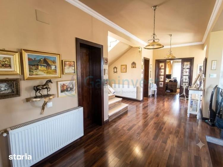 Casă cu 5 camere cu Teren 900 Mp în Central