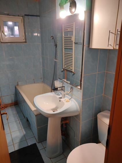 Apartament cu 3 camere semidecomandat în Cetății