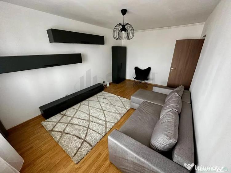 Apartament cu 3 camere decomandat în Tineretului