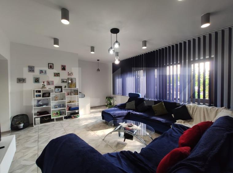 Casă individuală cu 7 camere cu Canalizare în Dorolț