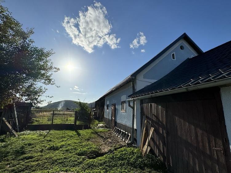 Casă cu 4 camere cu Teren 3200 Mp în Săsarm