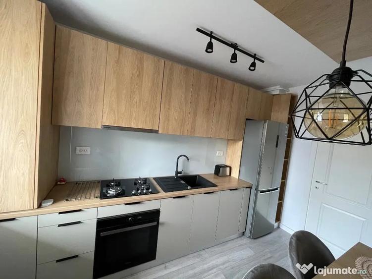 Apartament cu 2 camere decomandat în 13 Septembrie