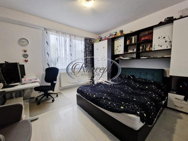 Apartament cu 3 camere decomandat, mobilat în Sopor