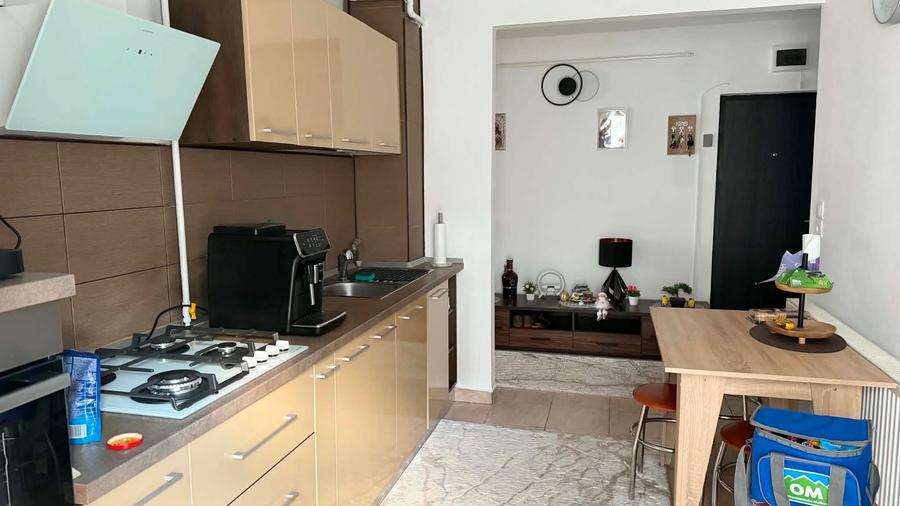 Apartament cu 2 camere decomandat în Central